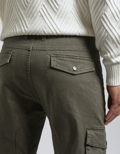 Pantaloni cargo con elastico alle caviglie