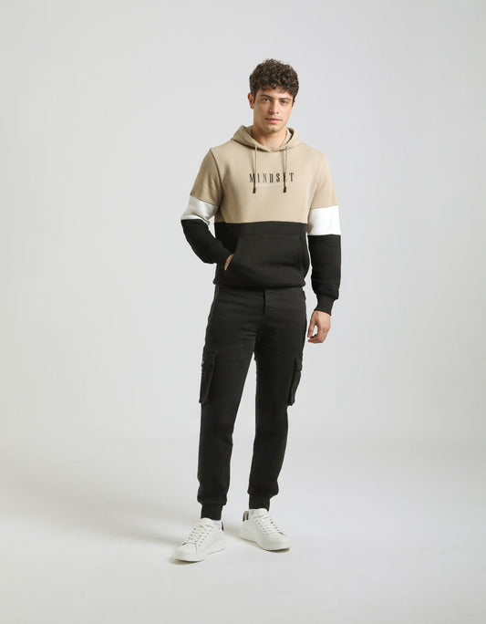 Pantaloni cargo con elastico alle caviglie