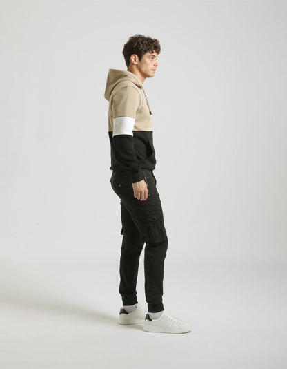 Pantaloni cargo con elastico alle caviglie