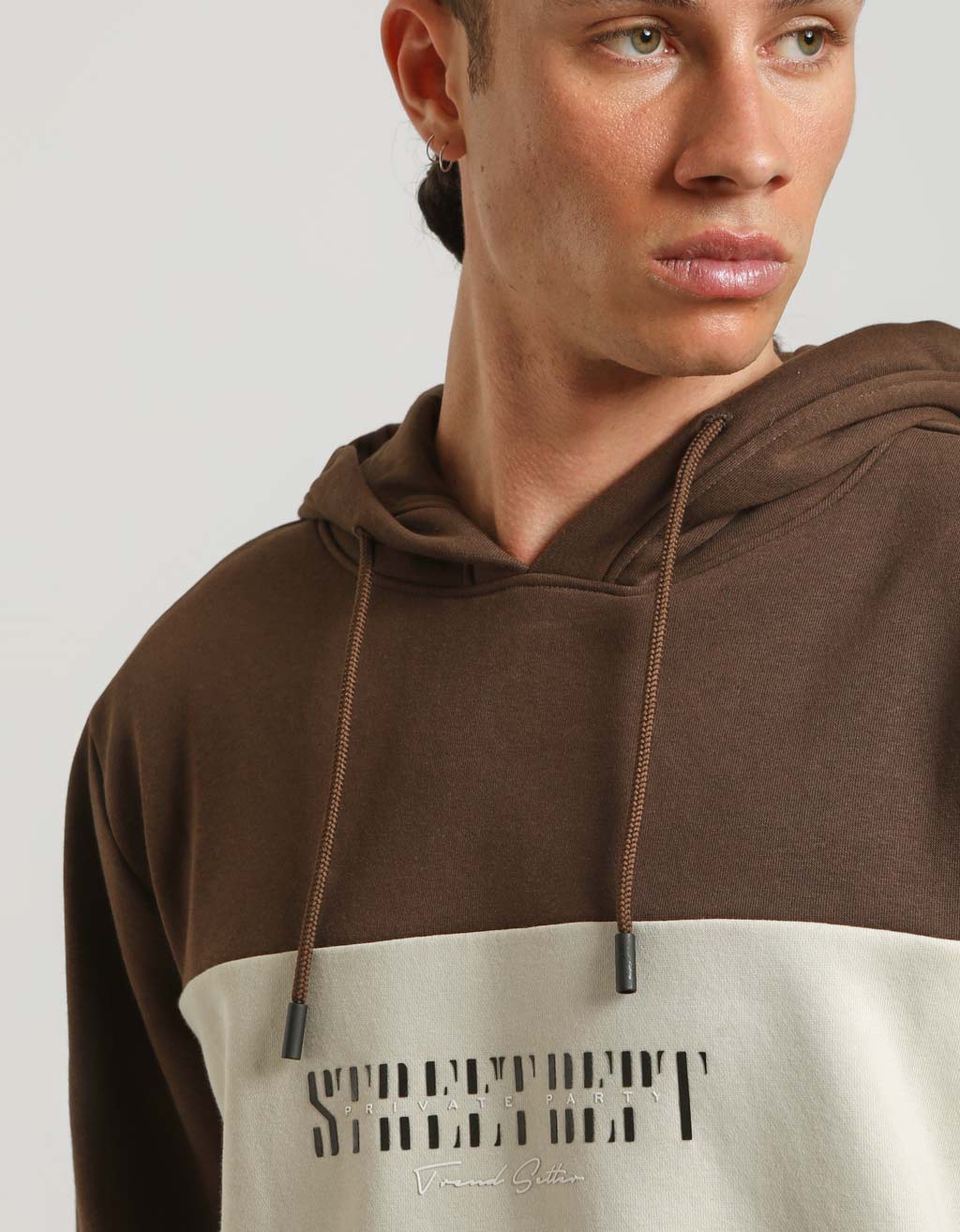 Felpa con cappuccio colorblock