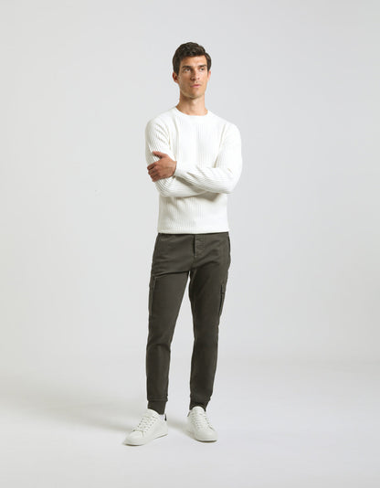 Pantaloni cargo con elastico alle caviglie