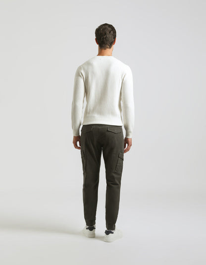 Pantaloni cargo con elastico alle caviglie