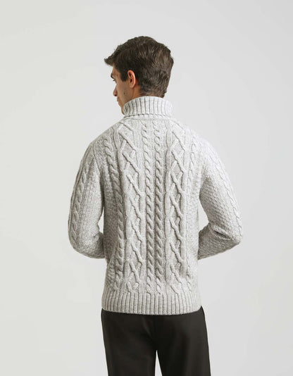 Maglia collo alto con treccia