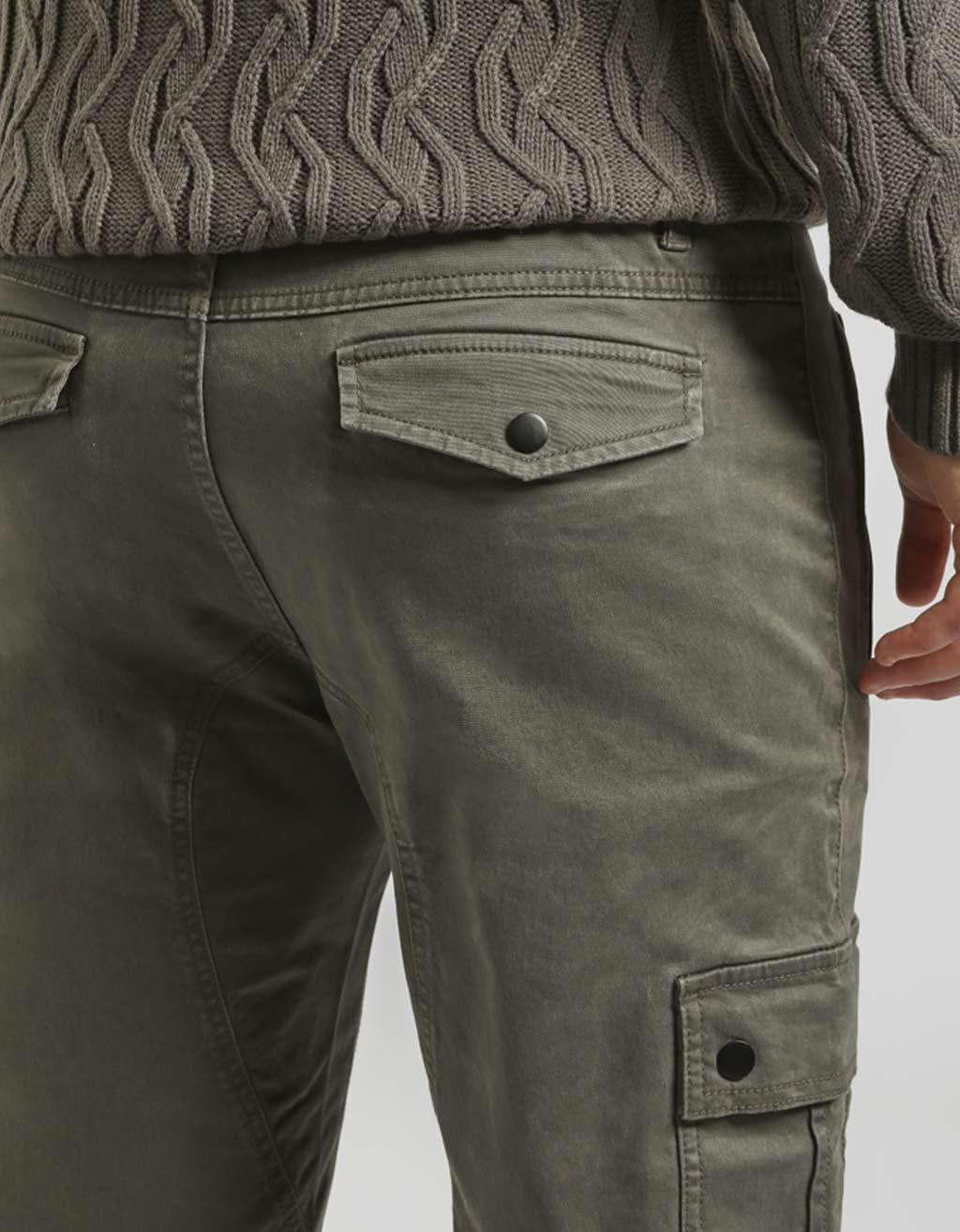 Pantaloni cargo