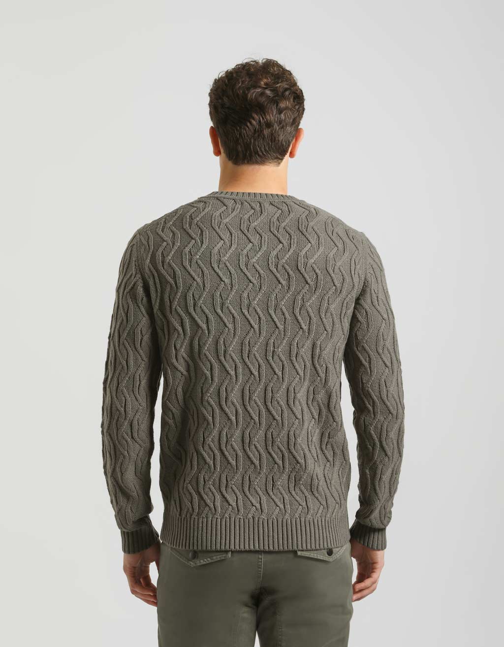 Maglia girocollo intrecciata