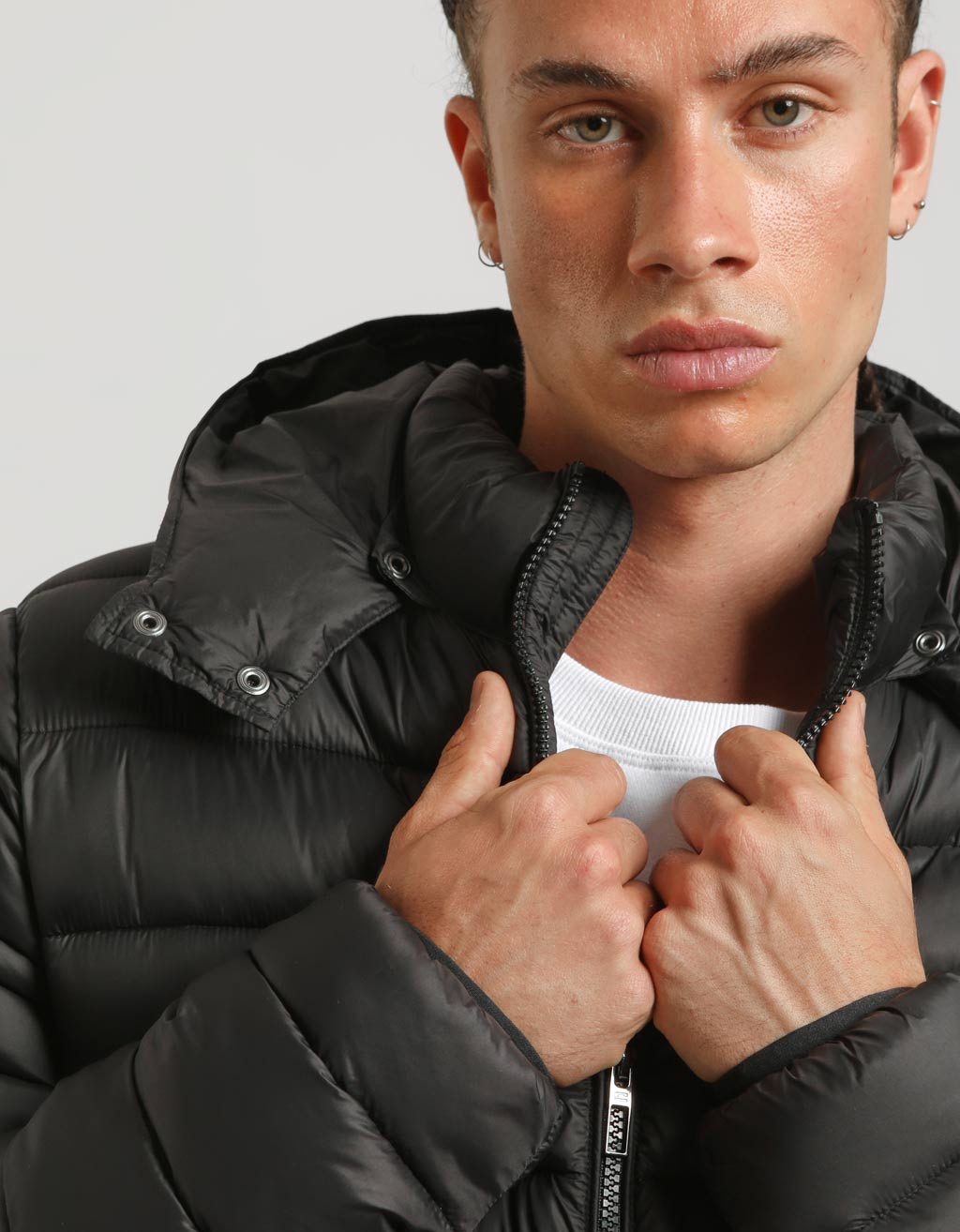 Giubbotto imbottito 100 grammi con cappuccio