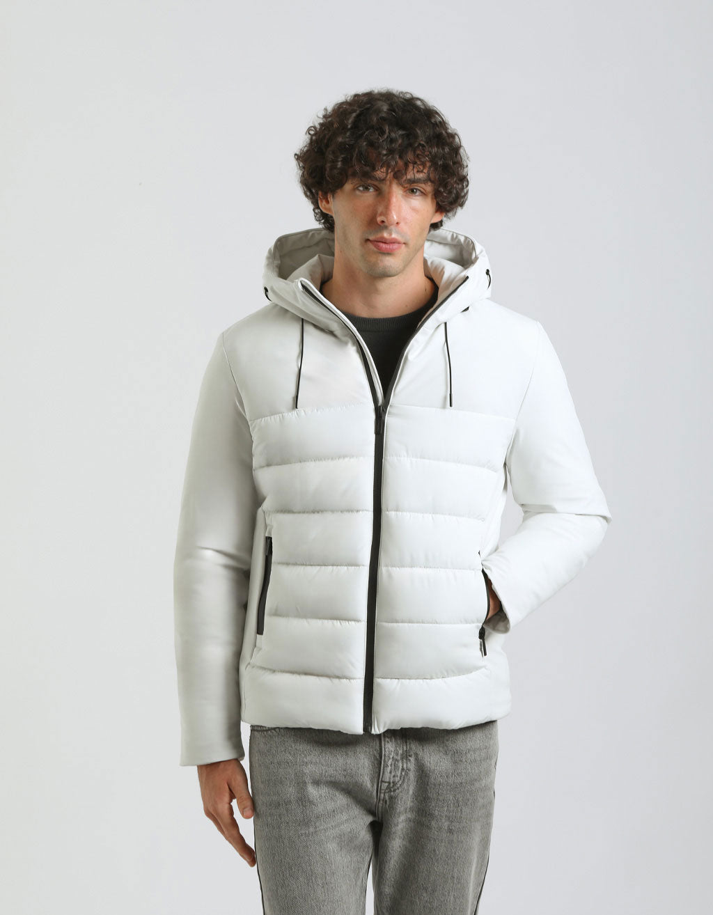 Giubbotto imbottito con cappuccio